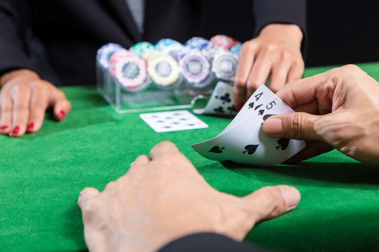 Baccarat: un juego de casino elegante y sencillo